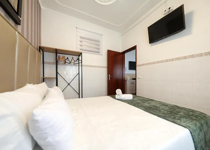 Dina House Quinzico Nazaré