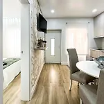 Dina House Quinzico Nazaré