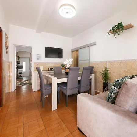 Nyaraló Dina House Quinzico Nazaré